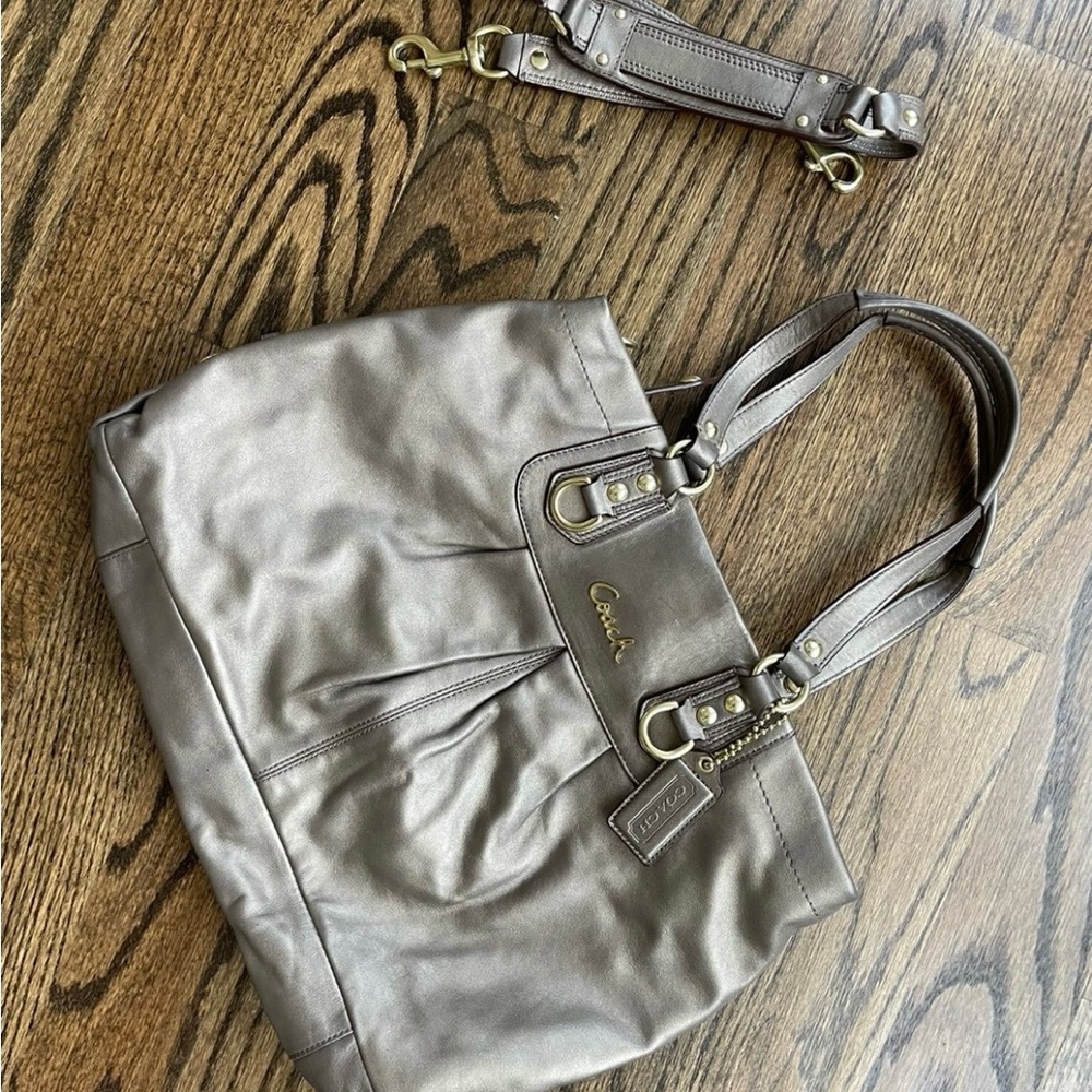 Like New Leather Coach Bag / Crossbody